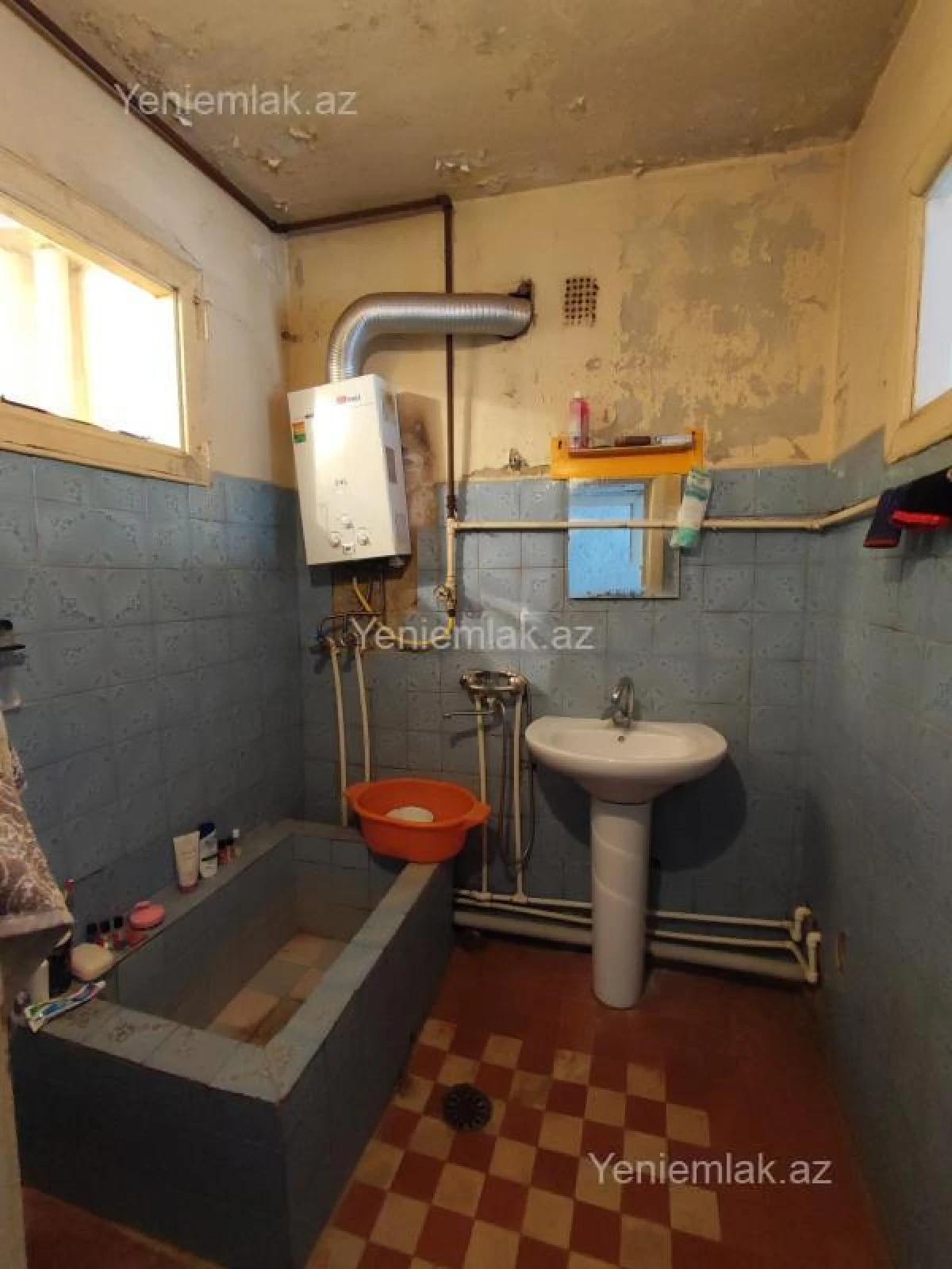 Satılır 3 otaqlı köhnə tikili 75 m²
