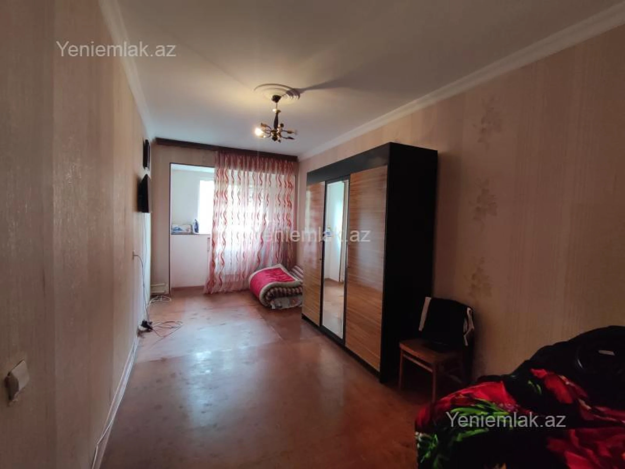 Satılır 3 otaqlı köhnə tikili 75 m²