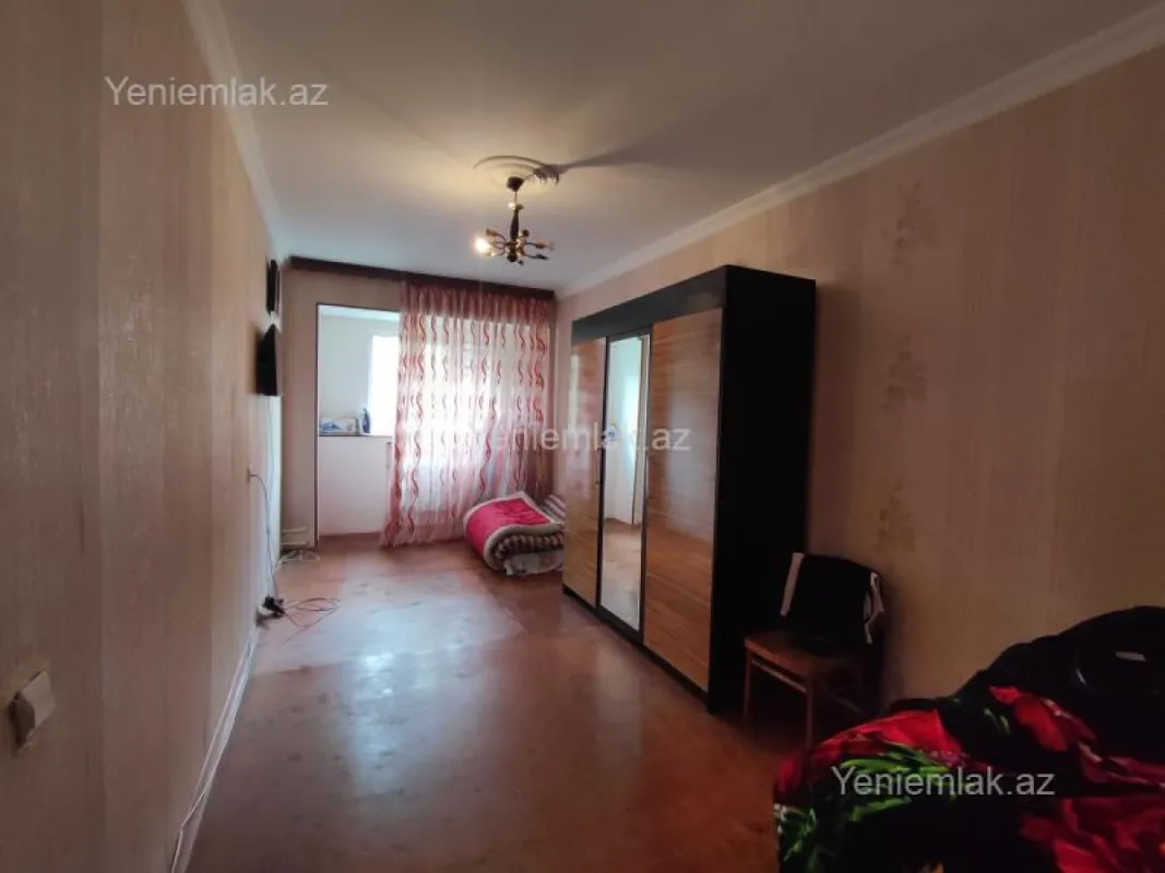 Satılır 3 otaqlı köhnə tikili 75 m²