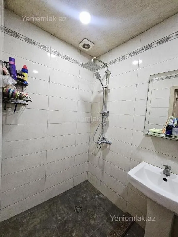 Satılır 3 otaqlı yeni tikili 76 m²