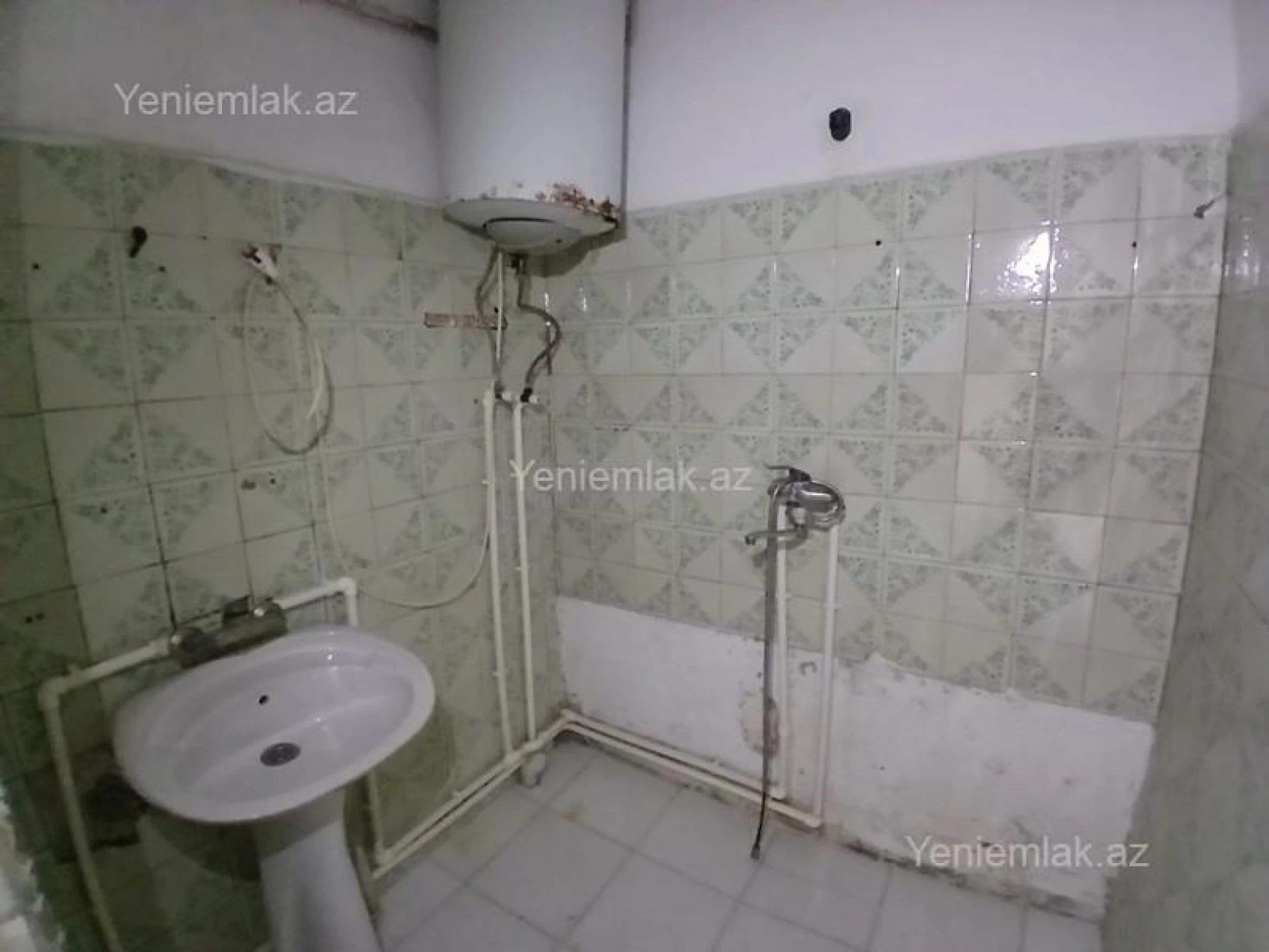 Satılır 2 otaqlı köhnə tikili 52 m²