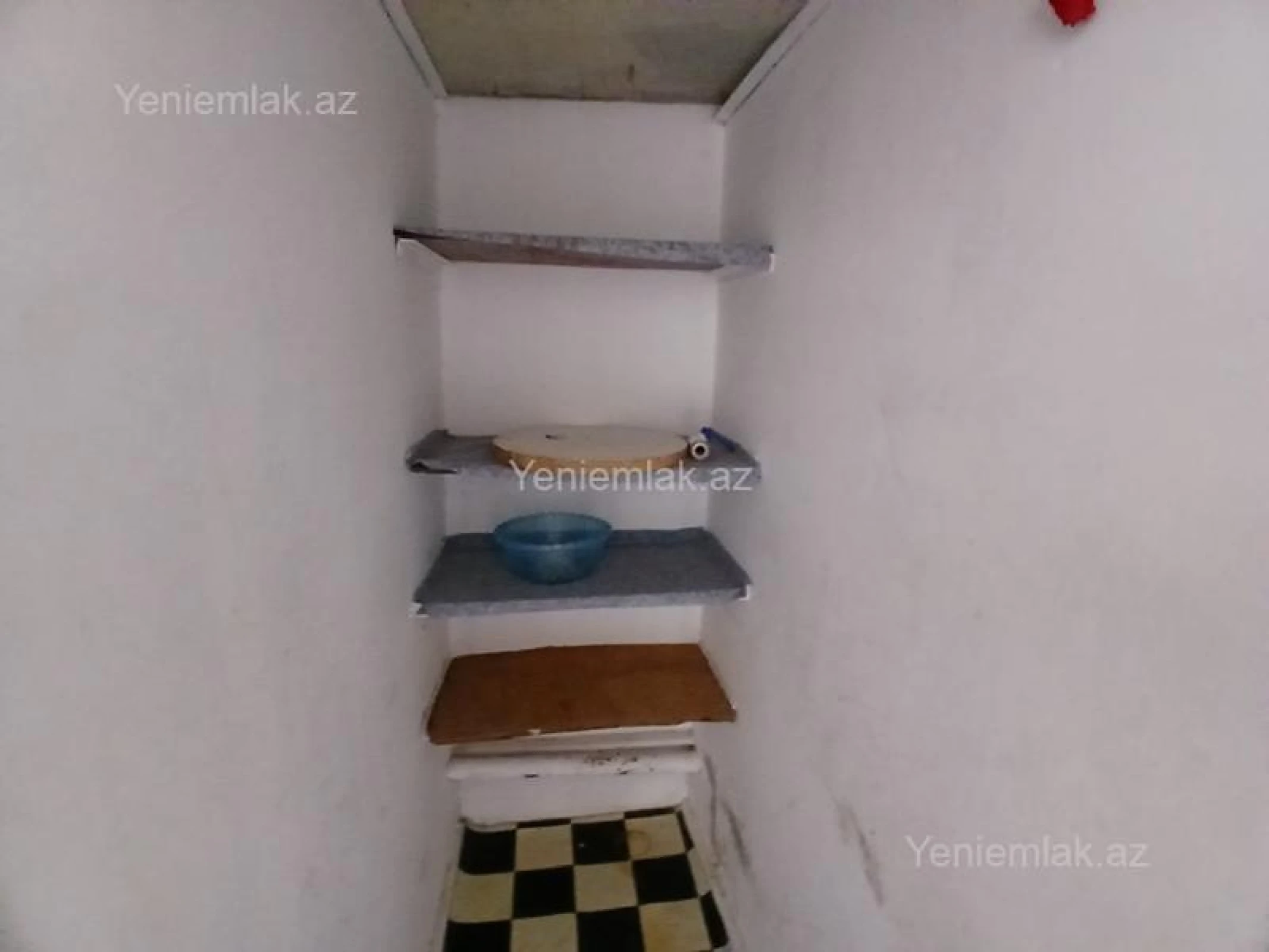 Satılır 2 otaqlı köhnə tikili 52 m²