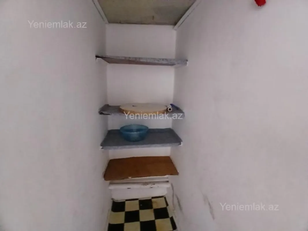 Satılır 2 otaqlı köhnə tikili 52 m²