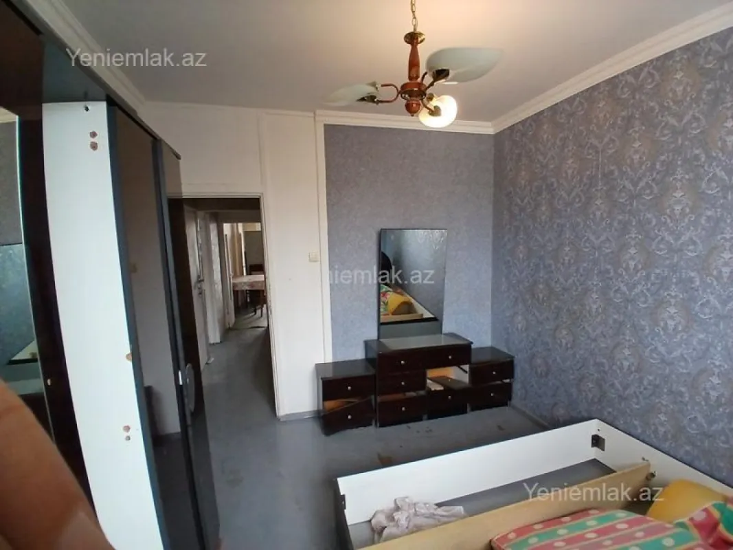 Satılır 2 otaqlı köhnə tikili 52 m²