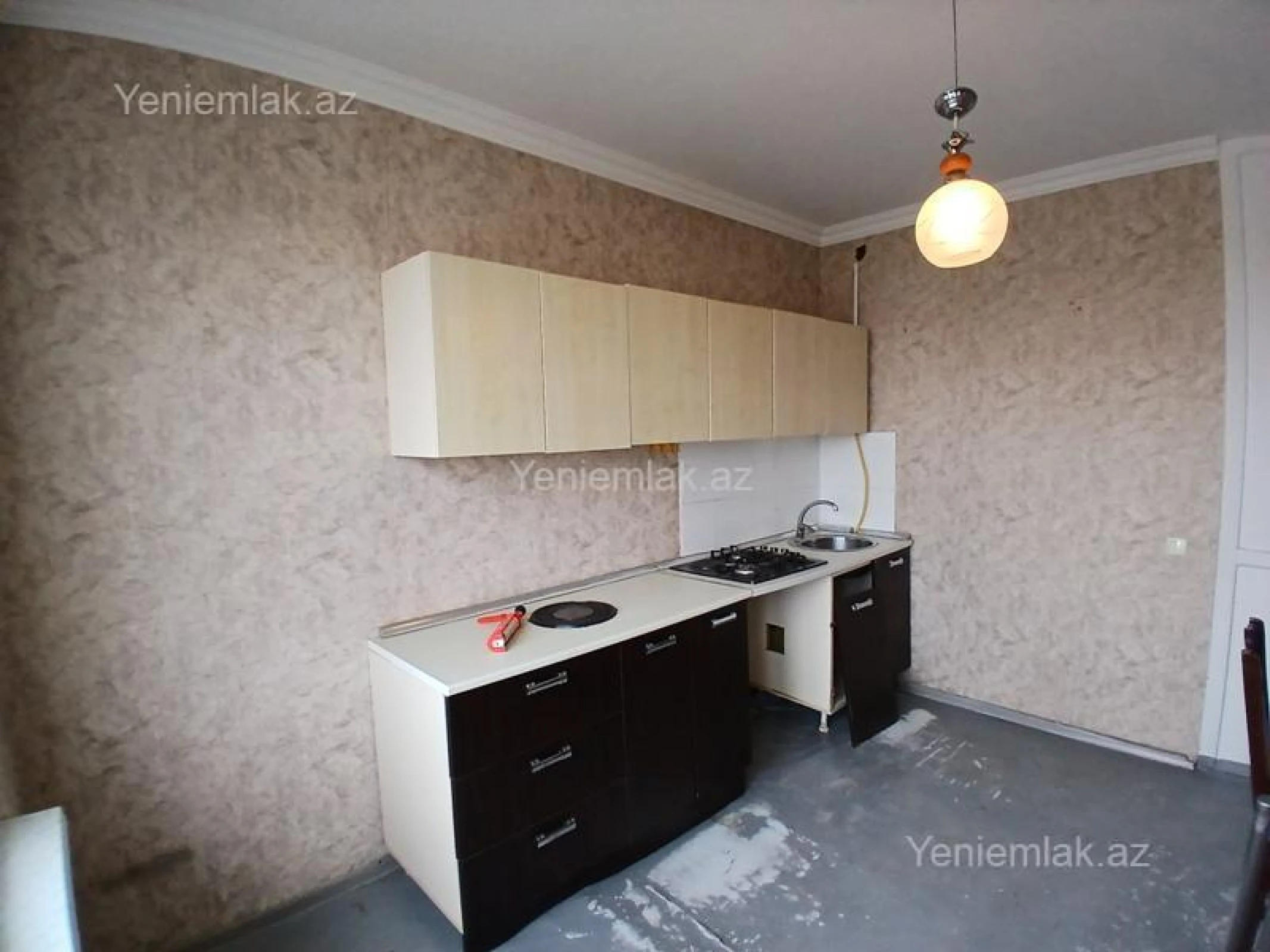 Satılır 2 otaqlı köhnə tikili 52 m²