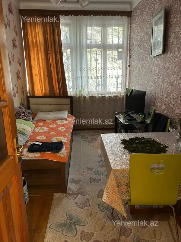 Satılır 3 otaqlı köhnə tikili 60 m²