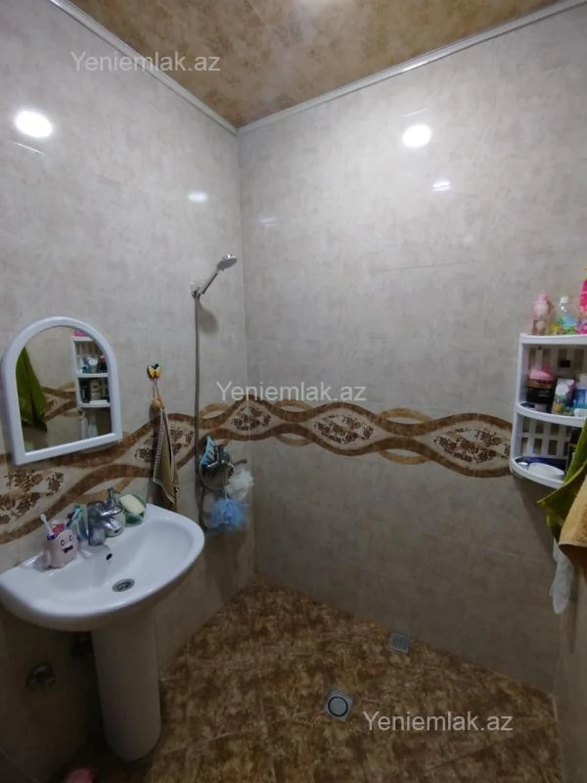 Satılır 2 otaqlı köhnə tikili 40 m²