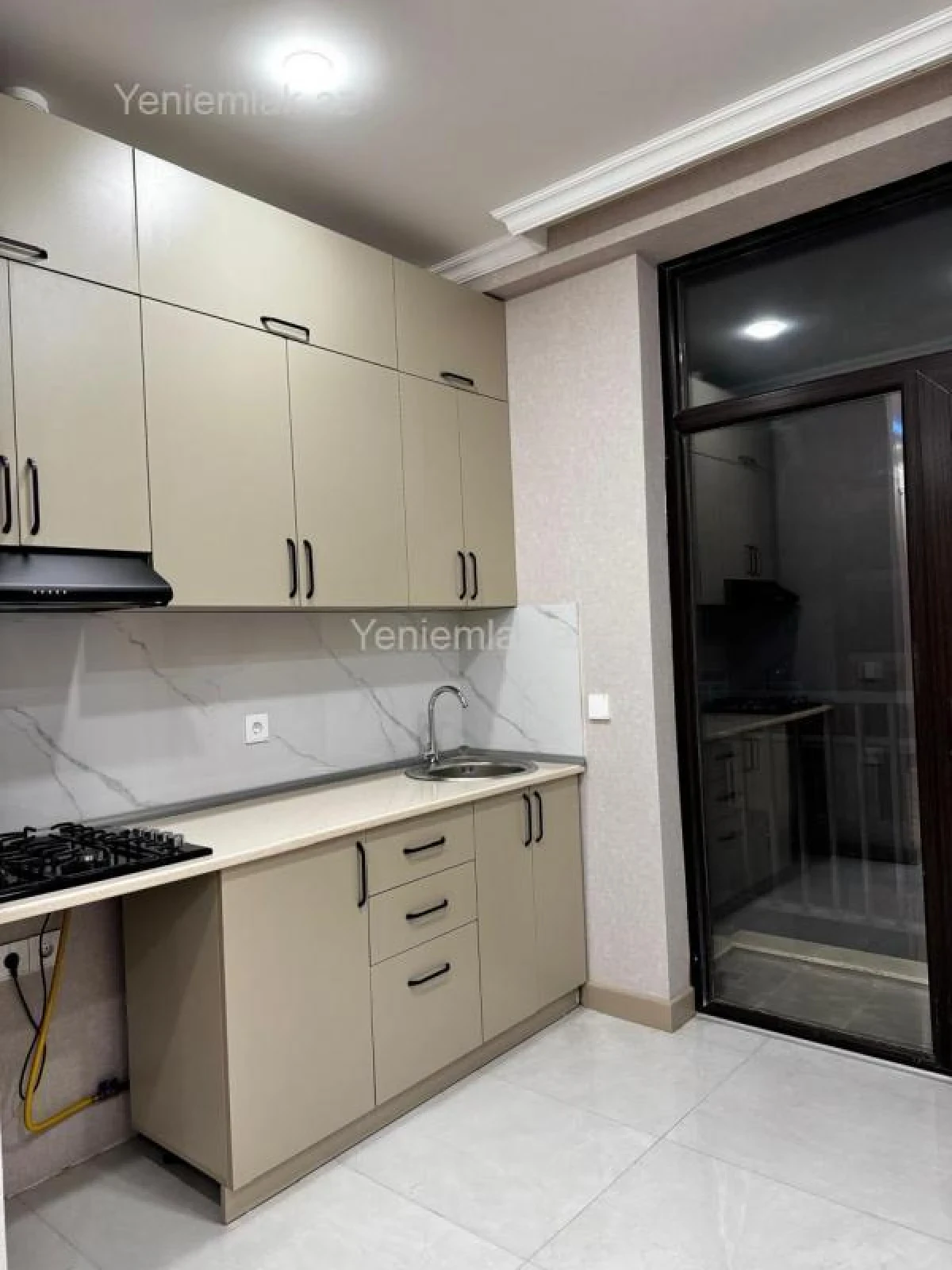 Satılır 2 otaqlı yeni tikili 63 m²