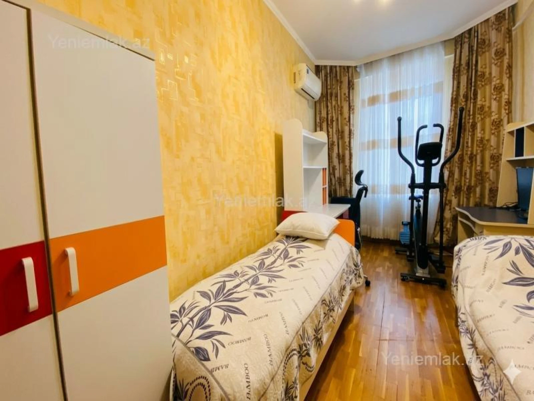 Satılır 3 otaqlı yeni tikili 125 m²