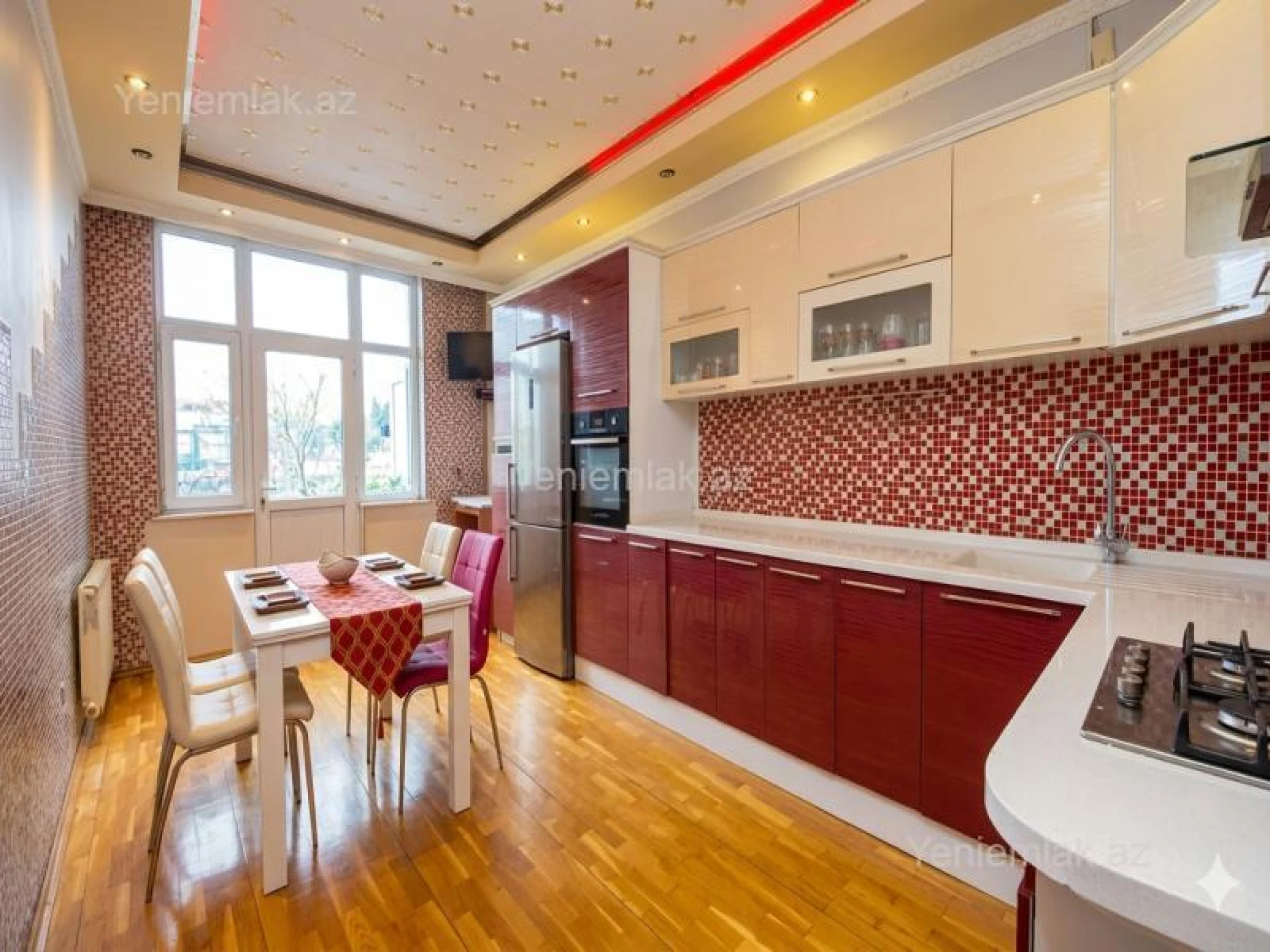 Satılır 3 otaqlı yeni tikili 125 m²
