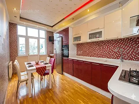Satılır 3 otaqlı yeni tikili 125 m²