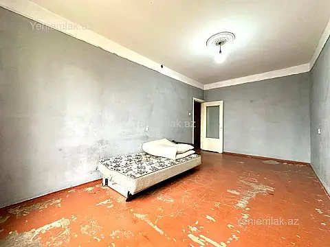 Satılır 2 otaqlı köhnə tikili 65 m²