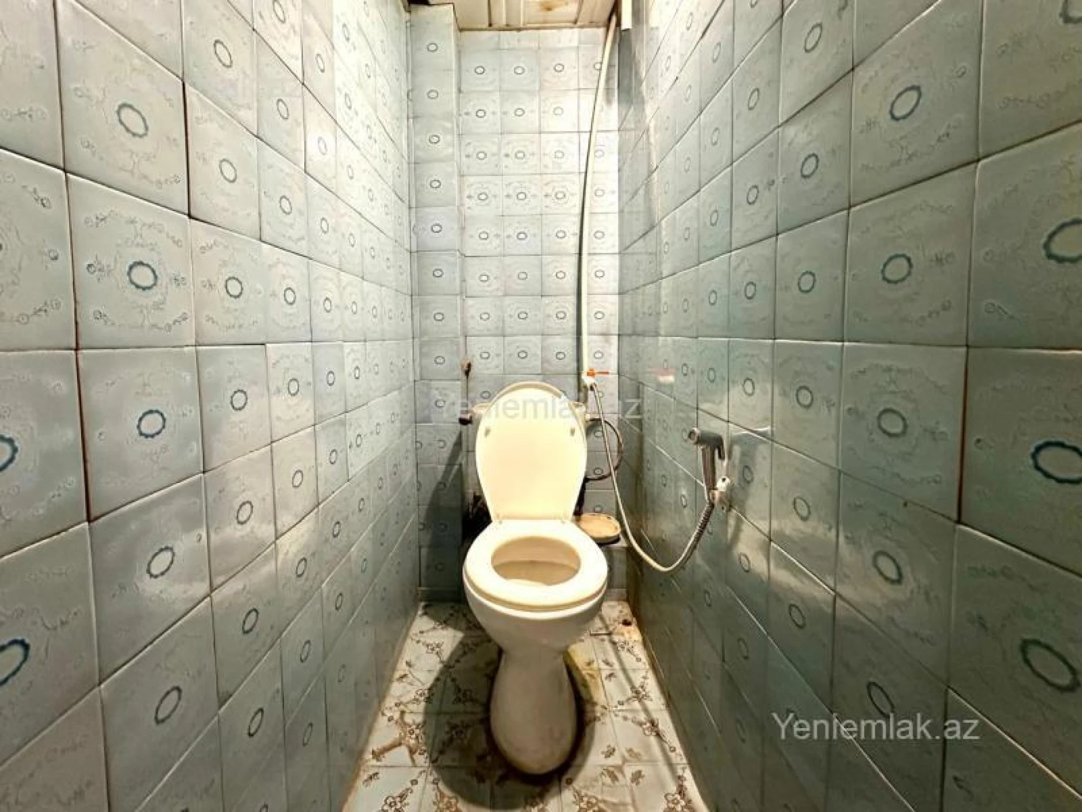 Satılır 2 otaqlı köhnə tikili 65 m²