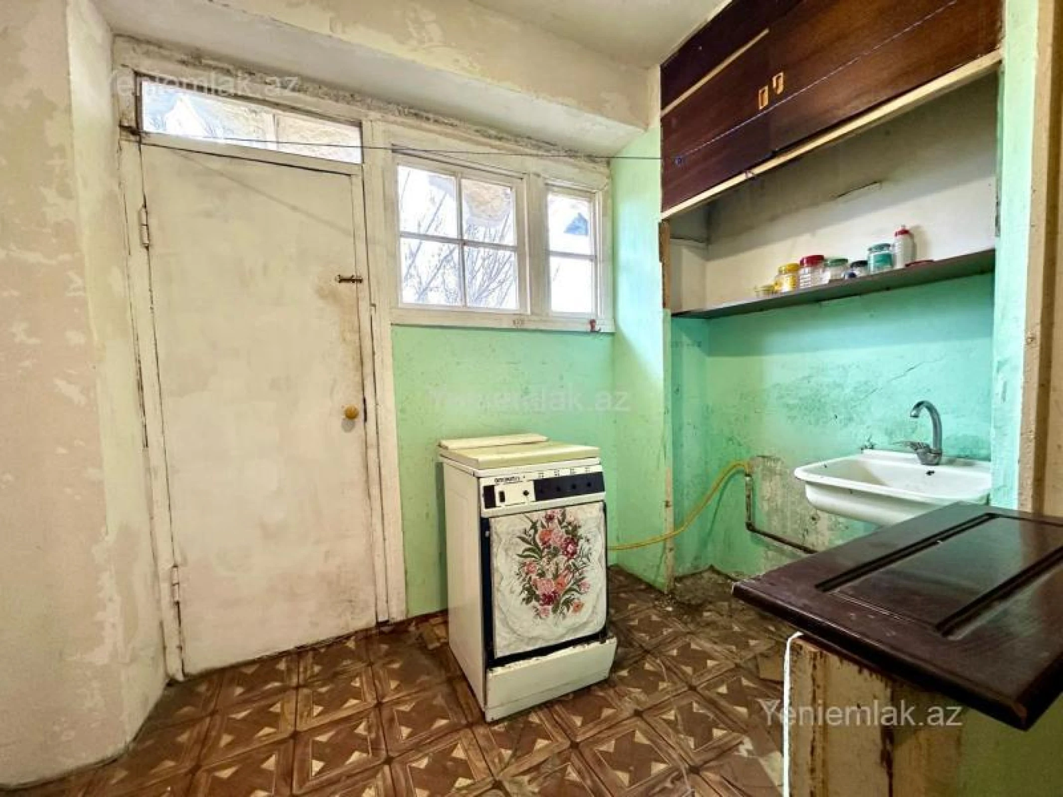 Satılır 2 otaqlı köhnə tikili 65 m²