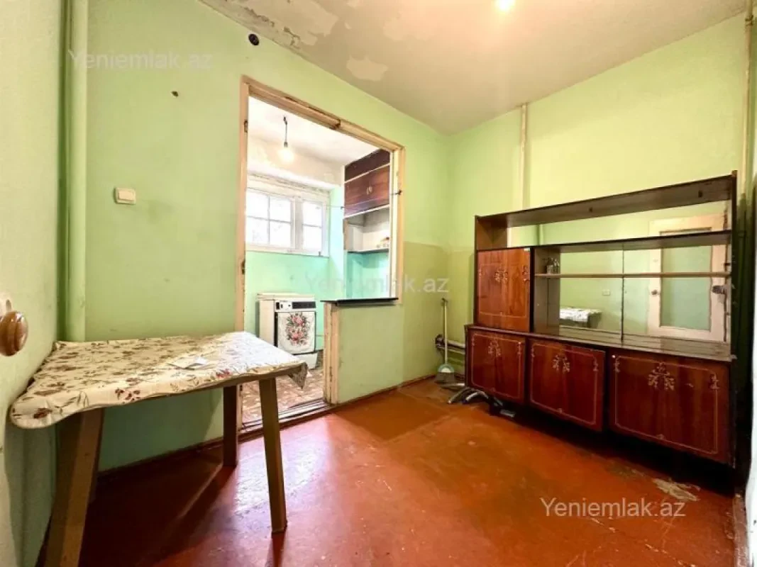Satılır 2 otaqlı köhnə tikili 65 m²