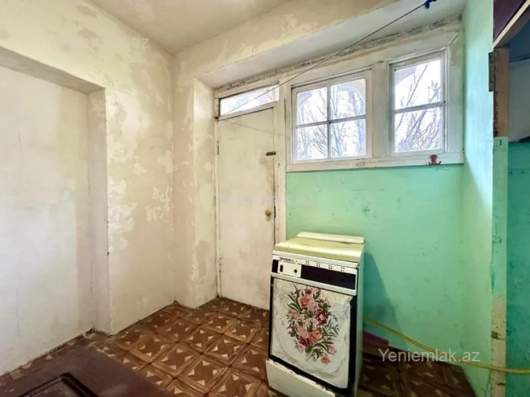 Satılır 2 otaqlı köhnə tikili 65 m²