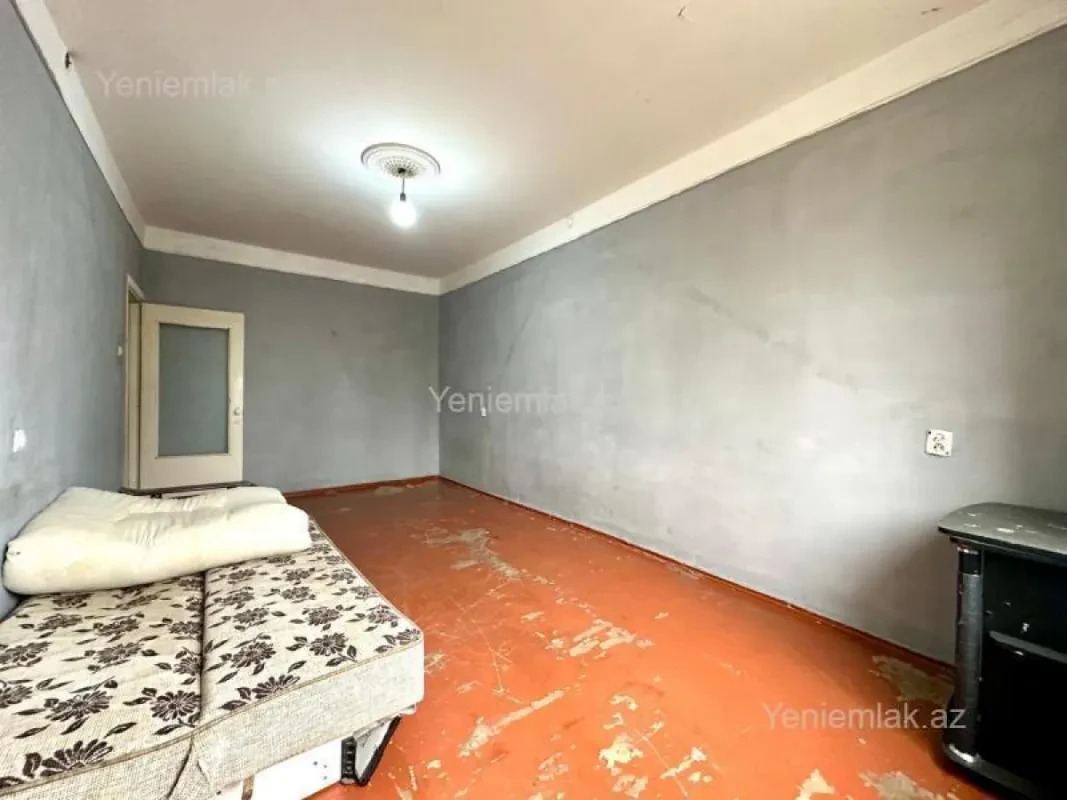 Satılır 2 otaqlı köhnə tikili 65 m²