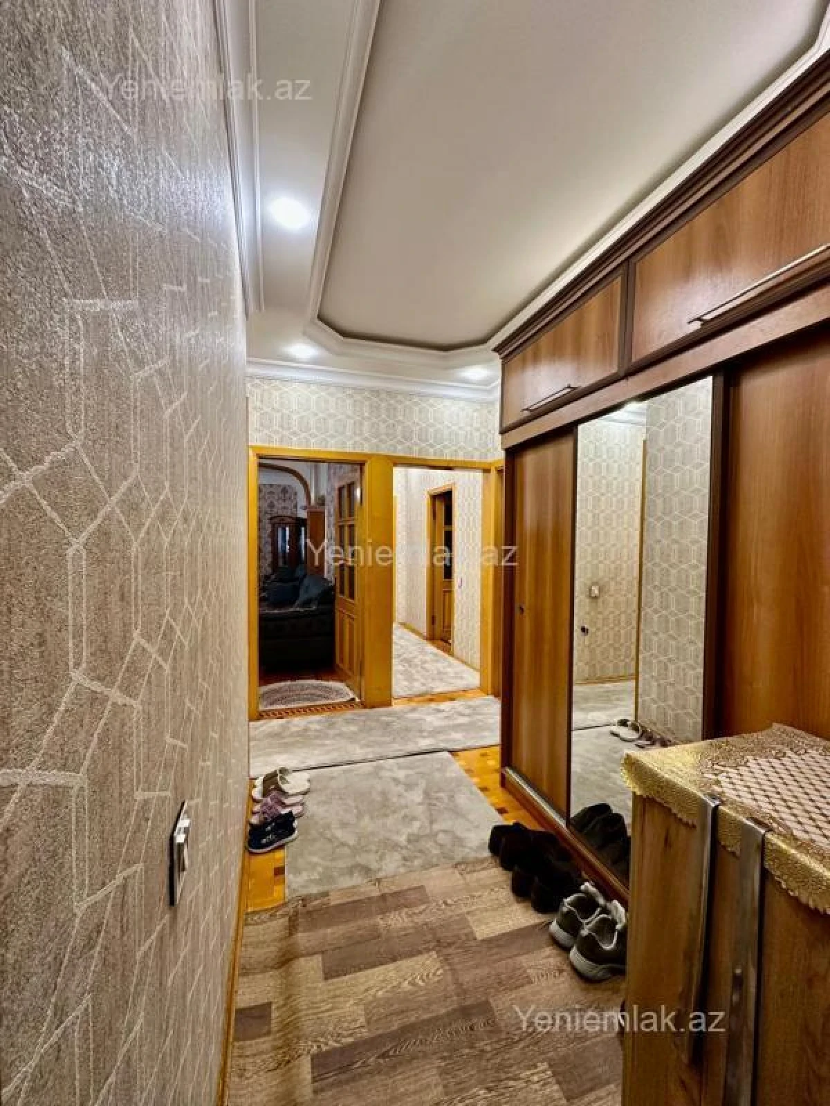 Satılır 5 otaqlı köhnə tikili 130 m²