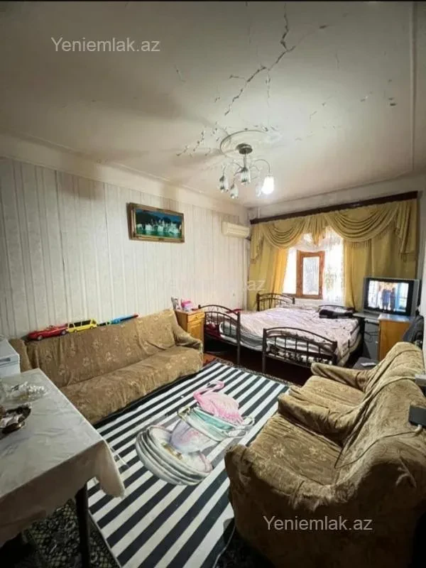 Satılır 2 otaqlı köhnə tikili 60 m²
