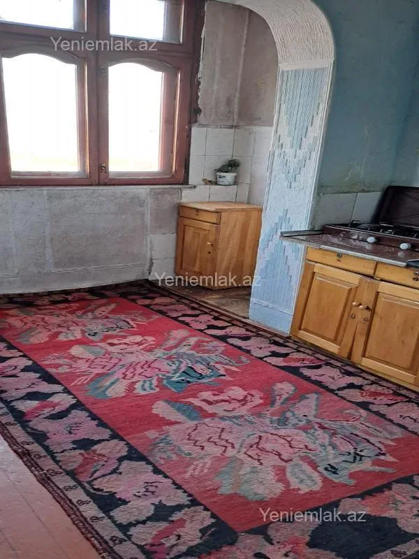 Satılır 2 otaqlı köhnə tikili 60 m²