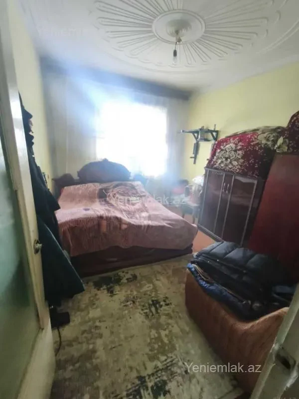 Satılır 2 otaqlı köhnə tikili 60 m²