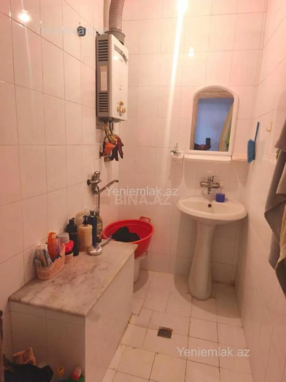 Satılır 2 otaqlı köhnə tikili 60 m²