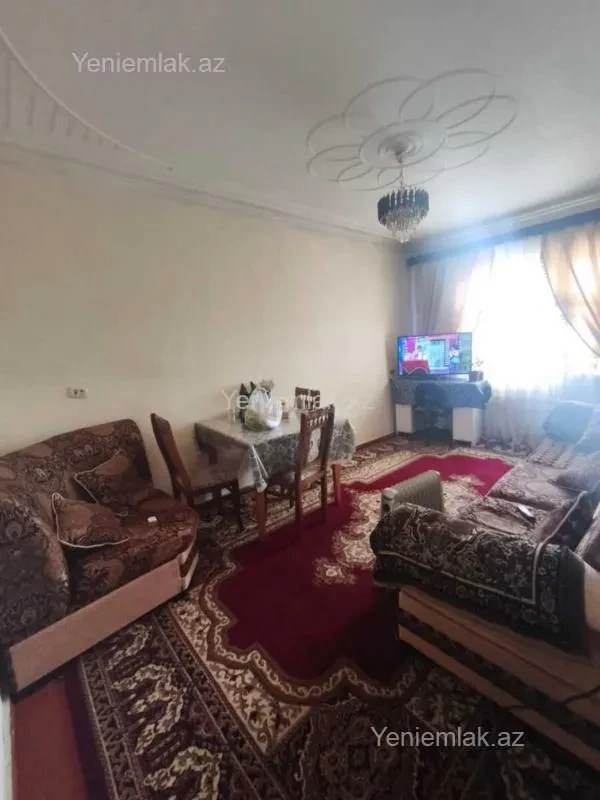 Satılır 2 otaqlı köhnə tikili 60 m²