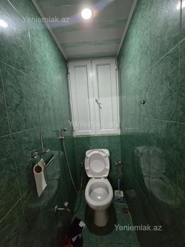 Satılır 2 otaqlı köhnə tikili 65 m²