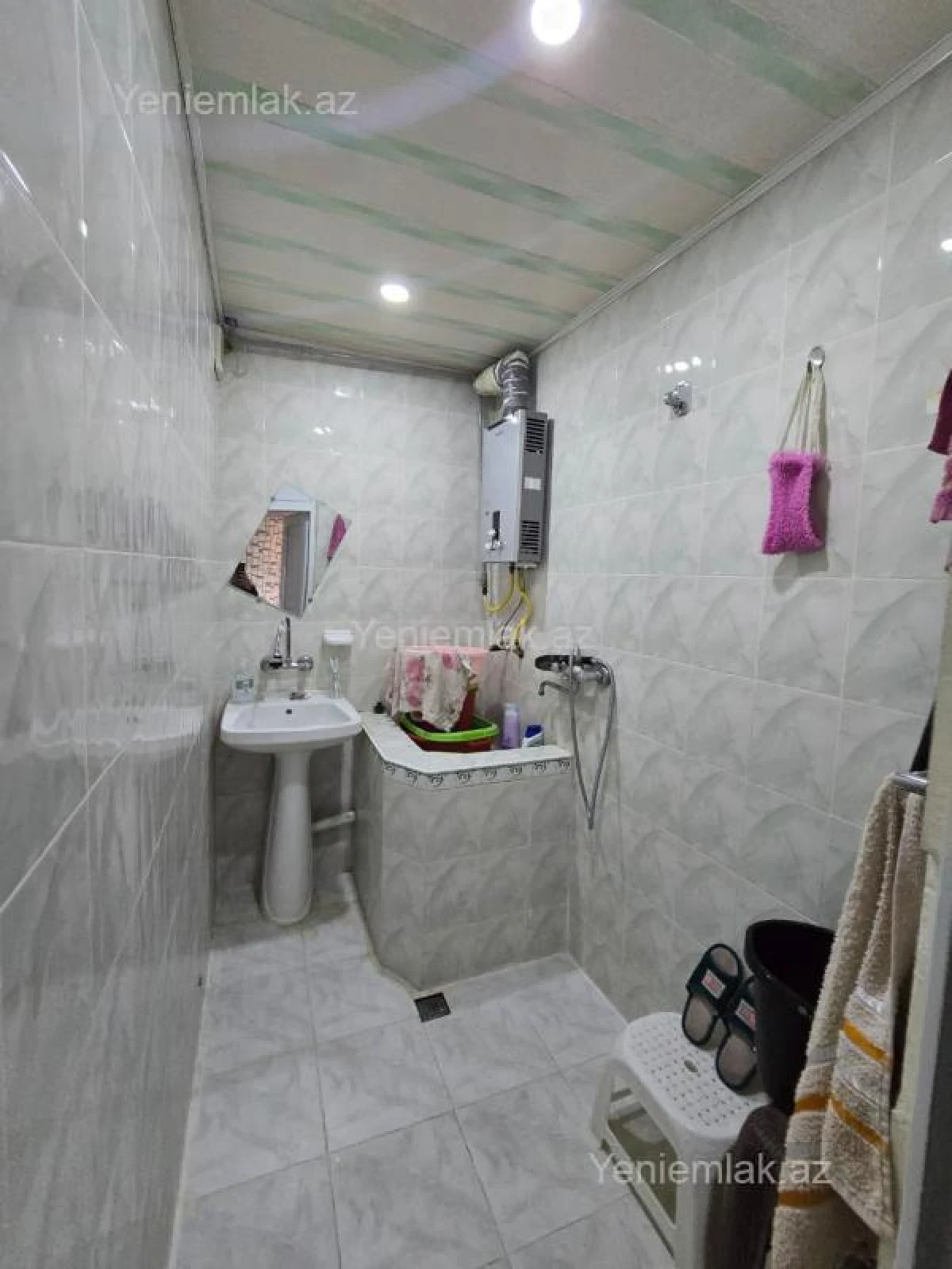 Satılır 2 otaqlı köhnə tikili 65 m²