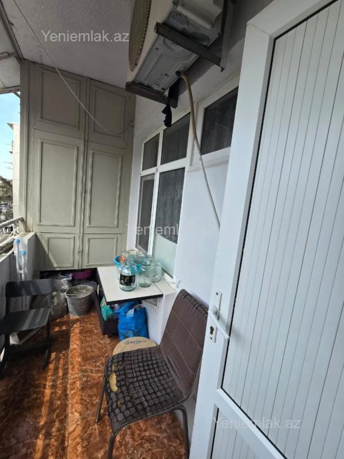 Satılır 2 otaqlı köhnə tikili 65 m²