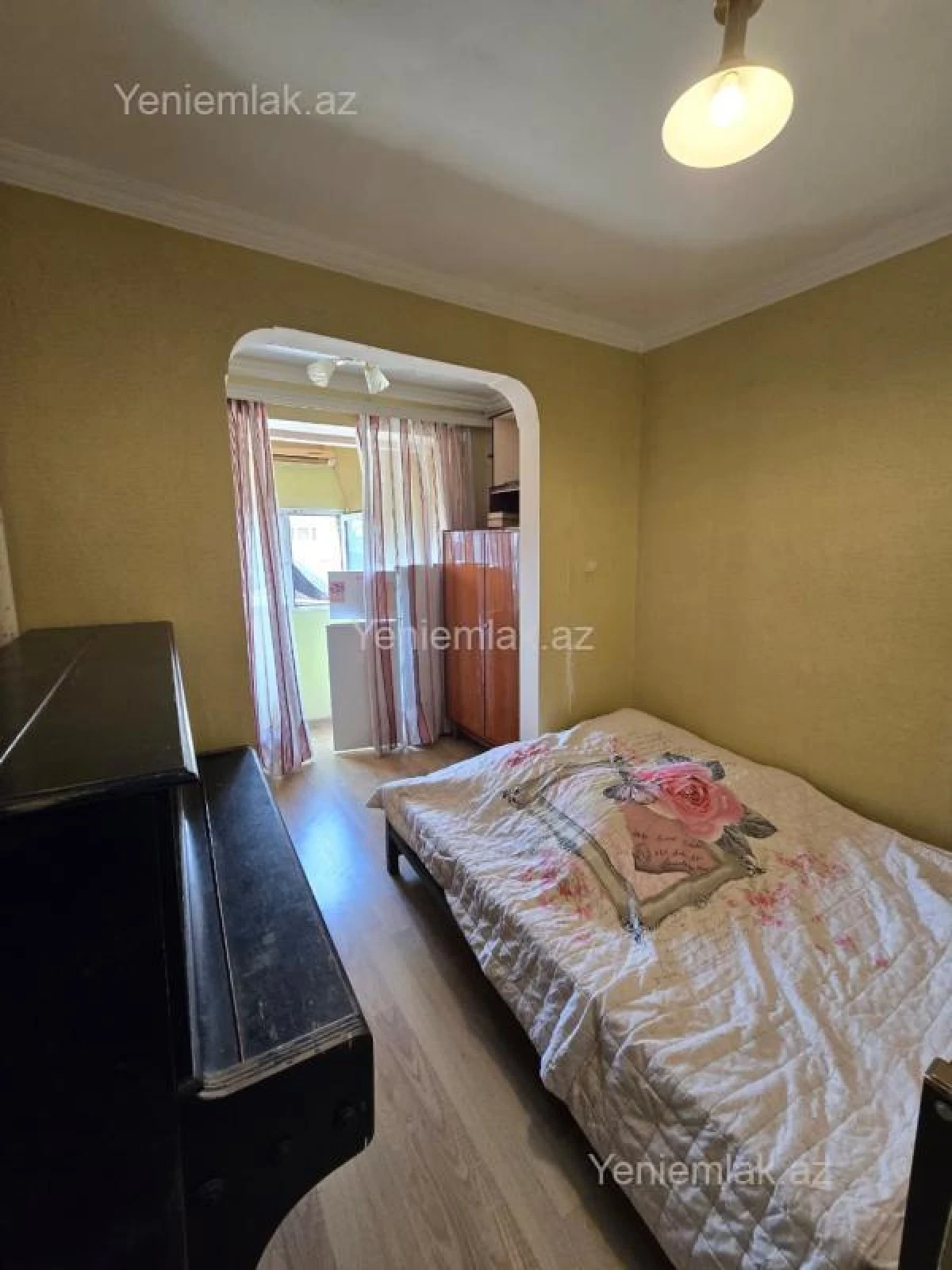 Satılır 2 otaqlı köhnə tikili 40 m²