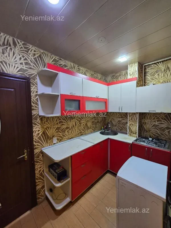 Satılır 2 otaqlı köhnə tikili 40 m²