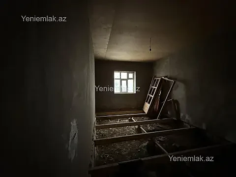 Satılır 4 otaqlı həyət evi 100 m²