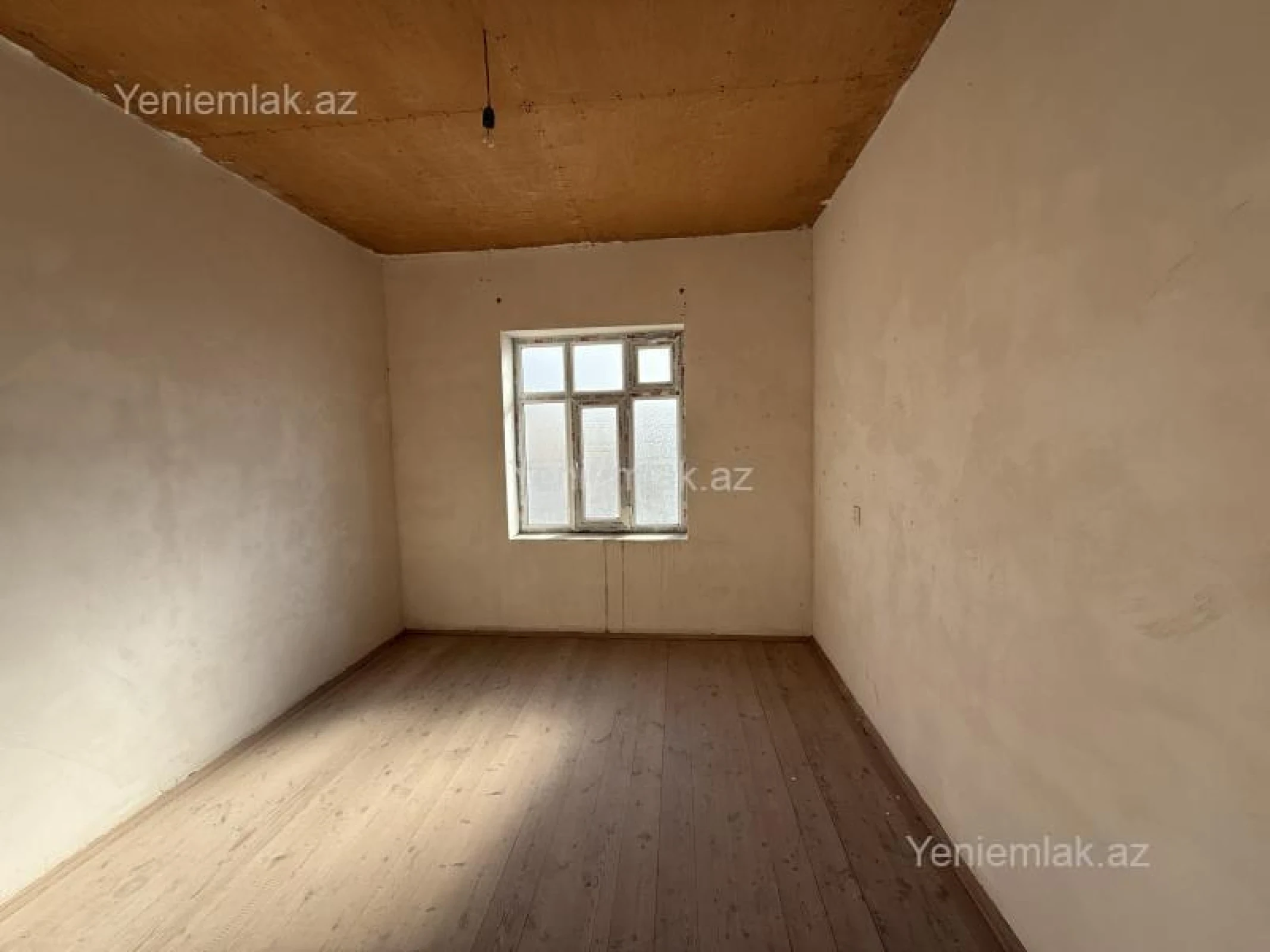 Satılır 4 otaqlı həyət evi 100 m²