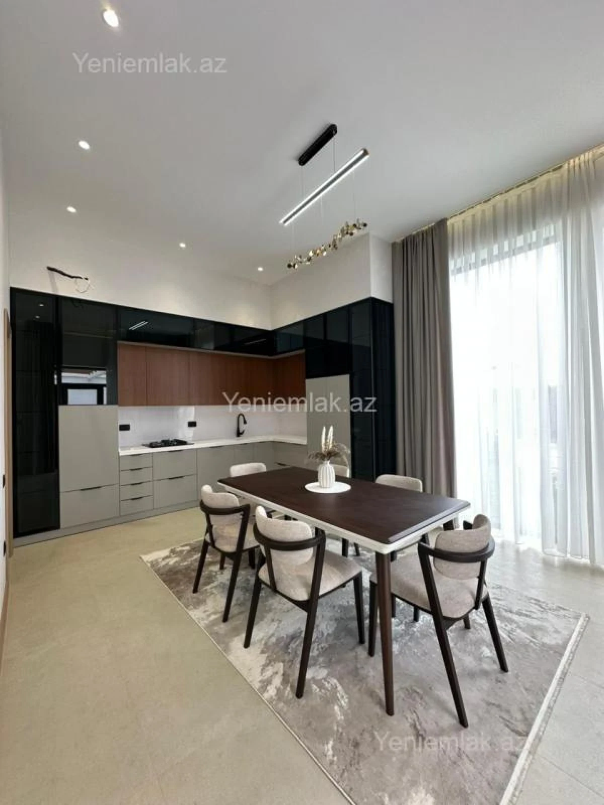 Satılır 5 otaqlı həyət evi 220 m²