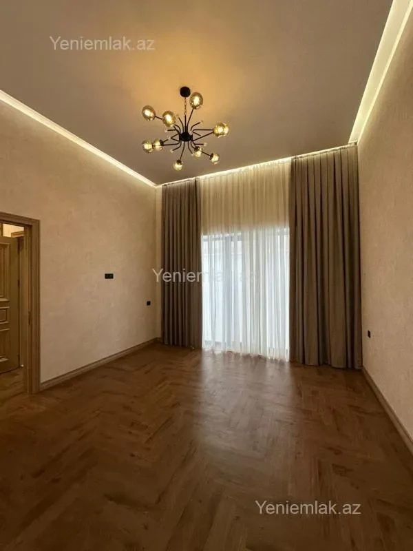 Satılır 5 otaqlı həyət evi 220 m²