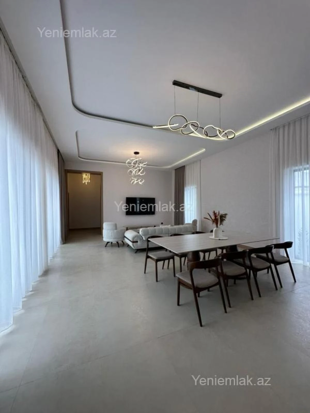 Satılır 5 otaqlı həyət evi 220 m²