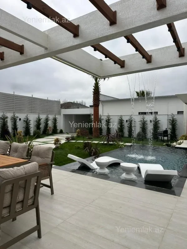 Satılır 5 otaqlı həyət evi 220 m²
