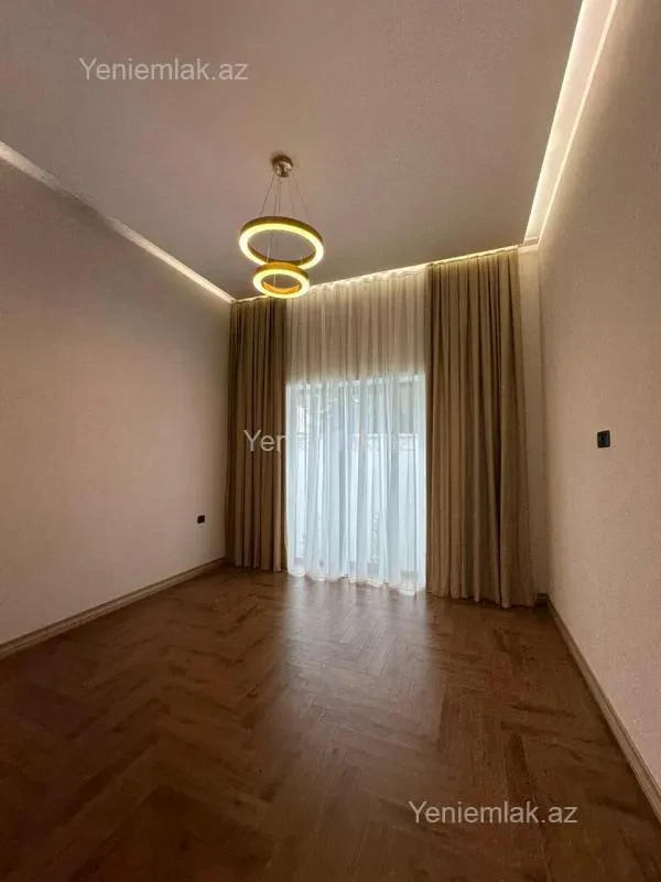 Satılır 5 otaqlı həyət evi 220 m²