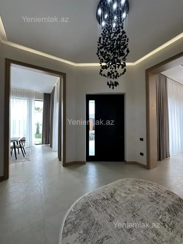 Satılır 5 otaqlı həyət evi 220 m²
