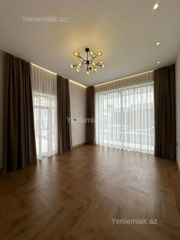 Satılır 5 otaqlı həyət evi 220 m²