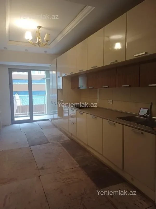 Satılır 3 otaqlı yeni tikili 120 m²