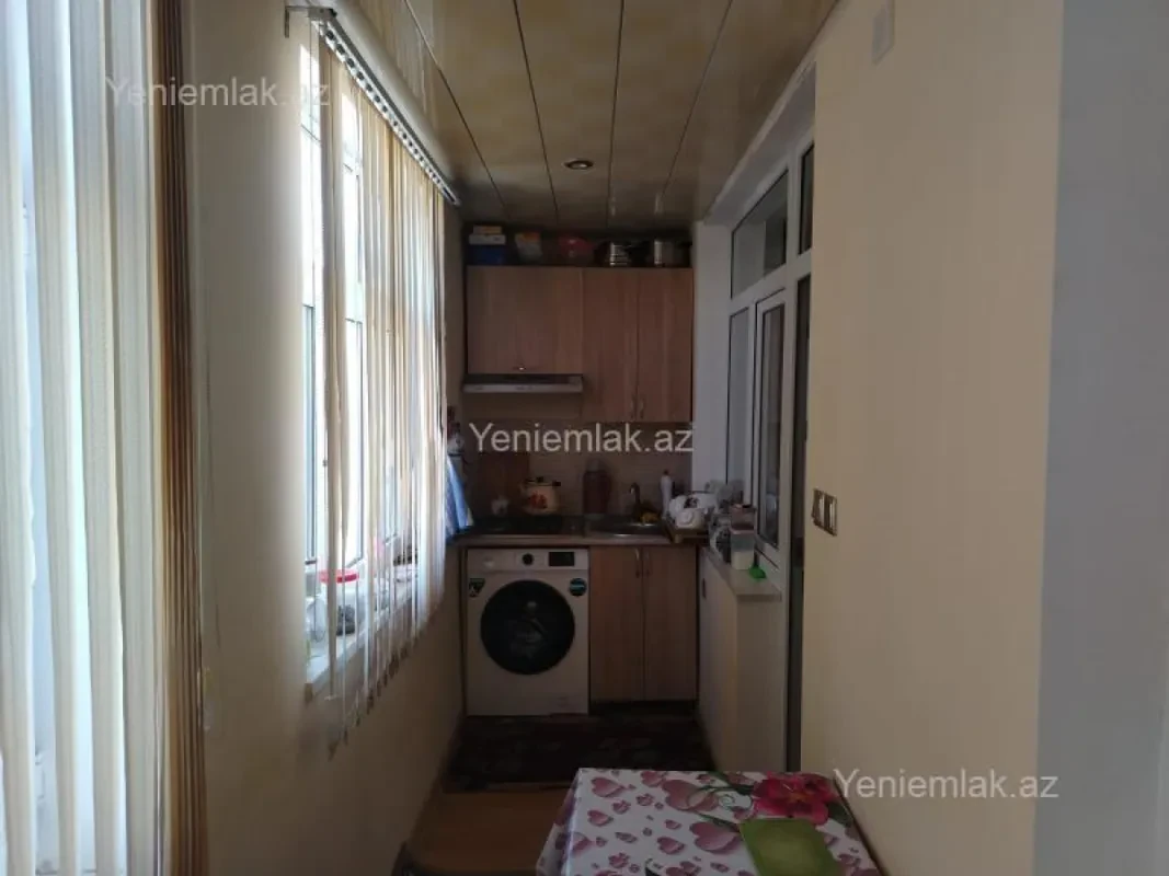 Satılır 1 otaqlı köhnə tikili 36 m²