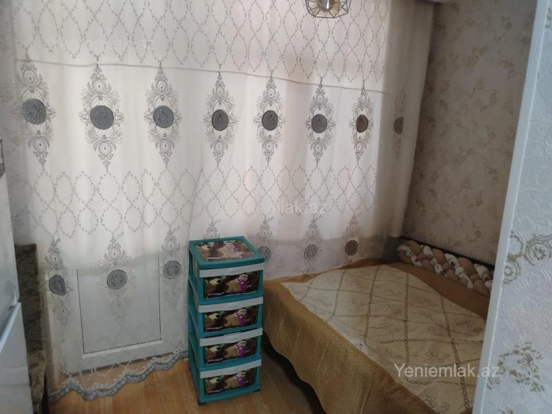 Satılır 1 otaqlı köhnə tikili 36 m²