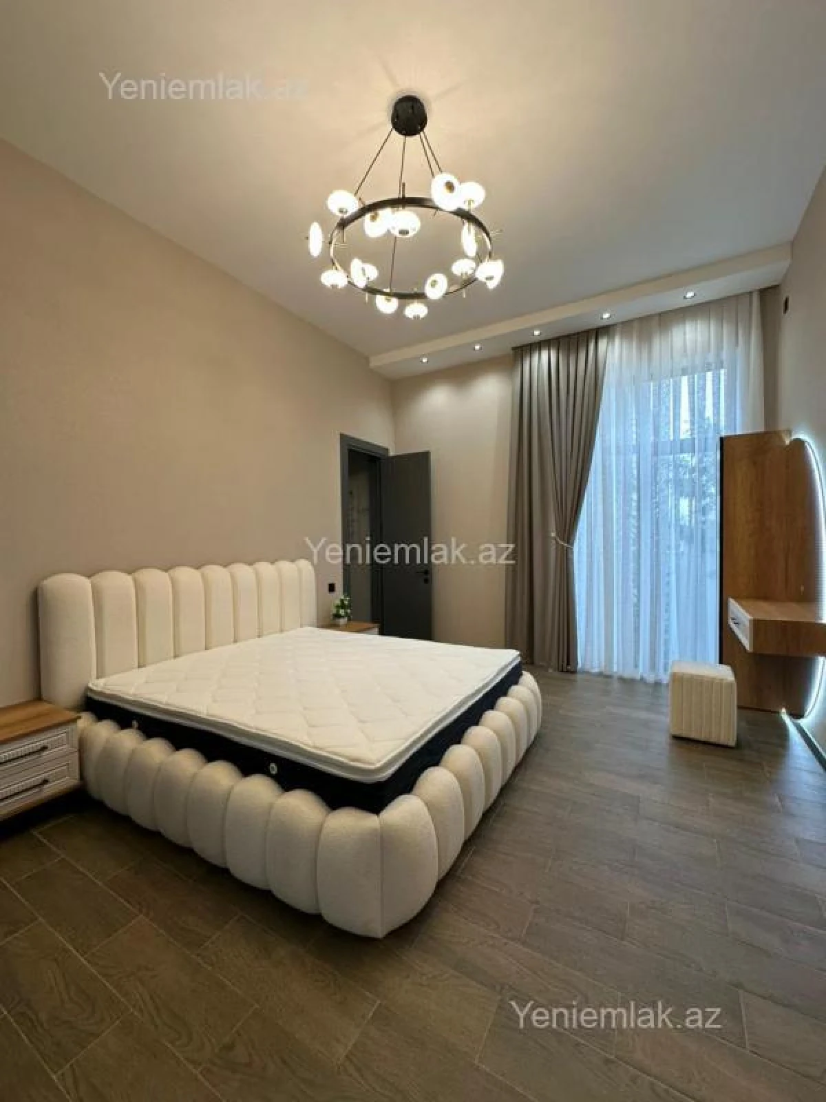 Satılır 5 otaqlı həyət evi 280 m²