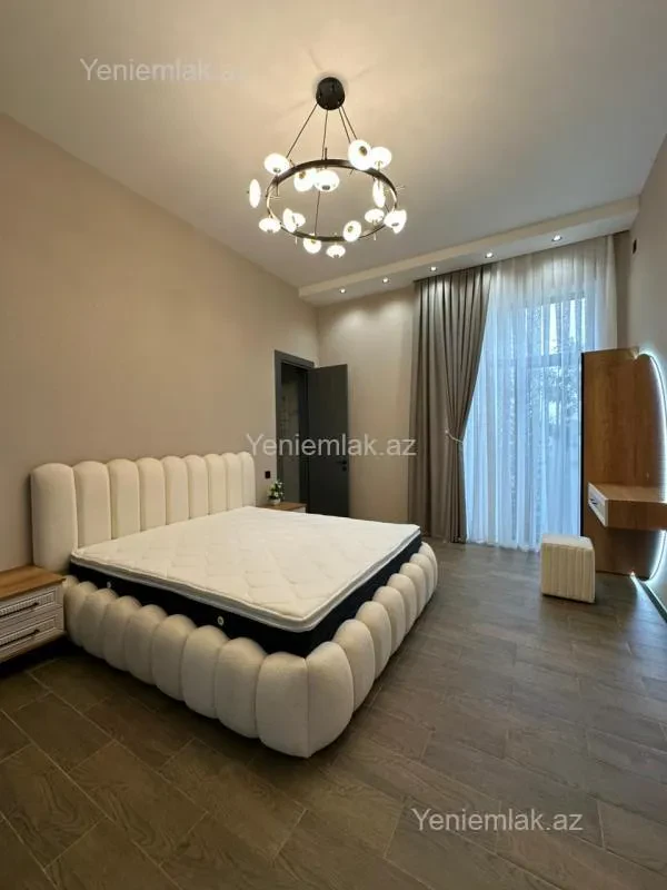 Satılır 5 otaqlı həyət evi 280 m²