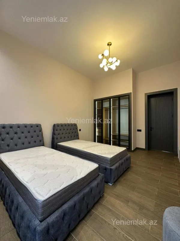 Satılır 5 otaqlı həyət evi 280 m²