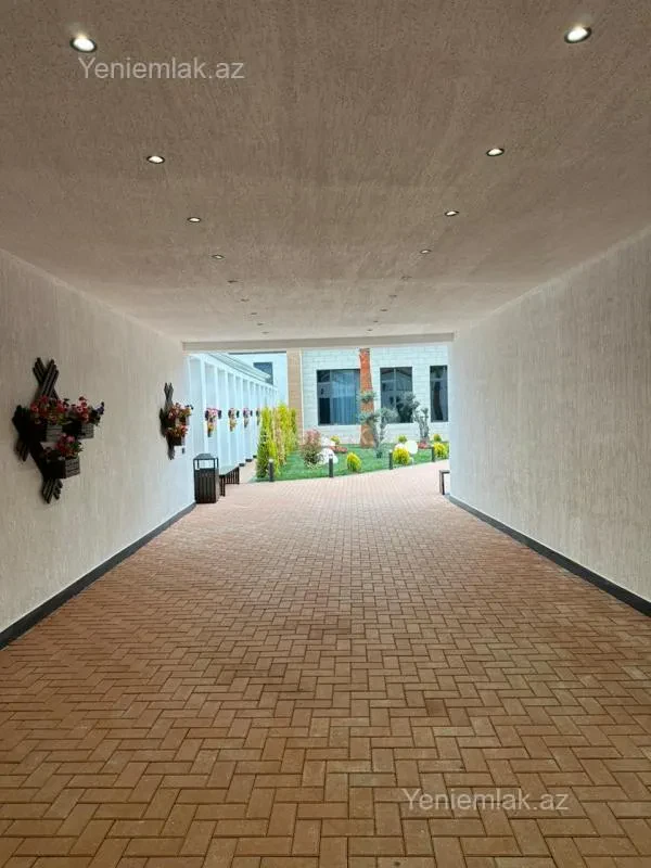 Satılır 5 otaqlı həyət evi 280 m²