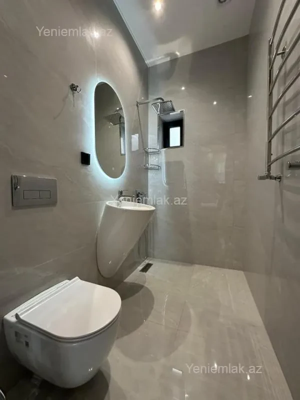 Satılır 5 otaqlı həyət evi 280 m²