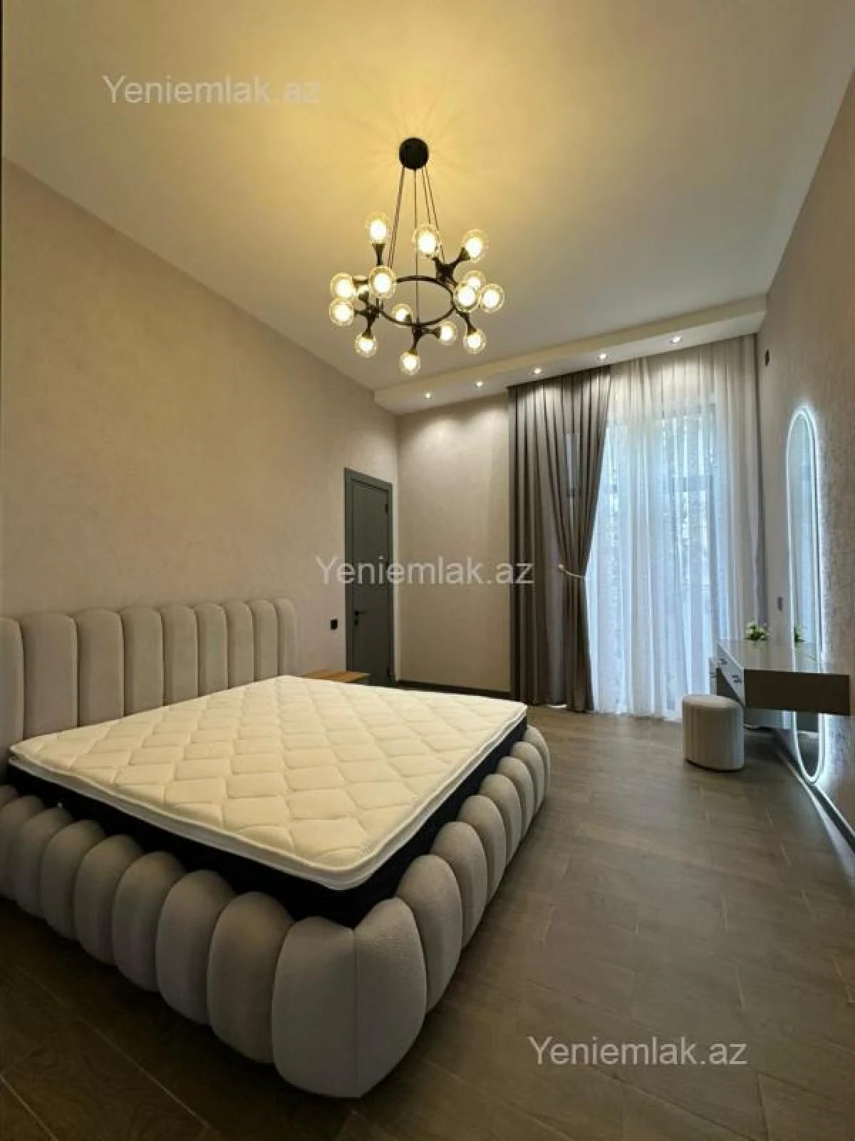 Satılır 5 otaqlı həyət evi 280 m²